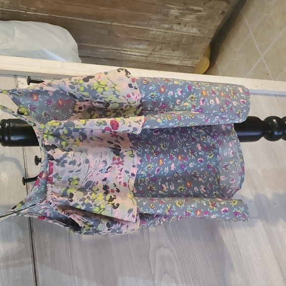 Top - Picture 2 of 3